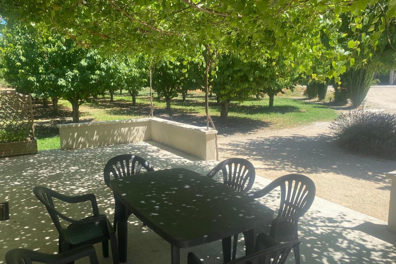 Villa Le Ribbou LʼIsle-sur-la-Sorgue Exterior foto