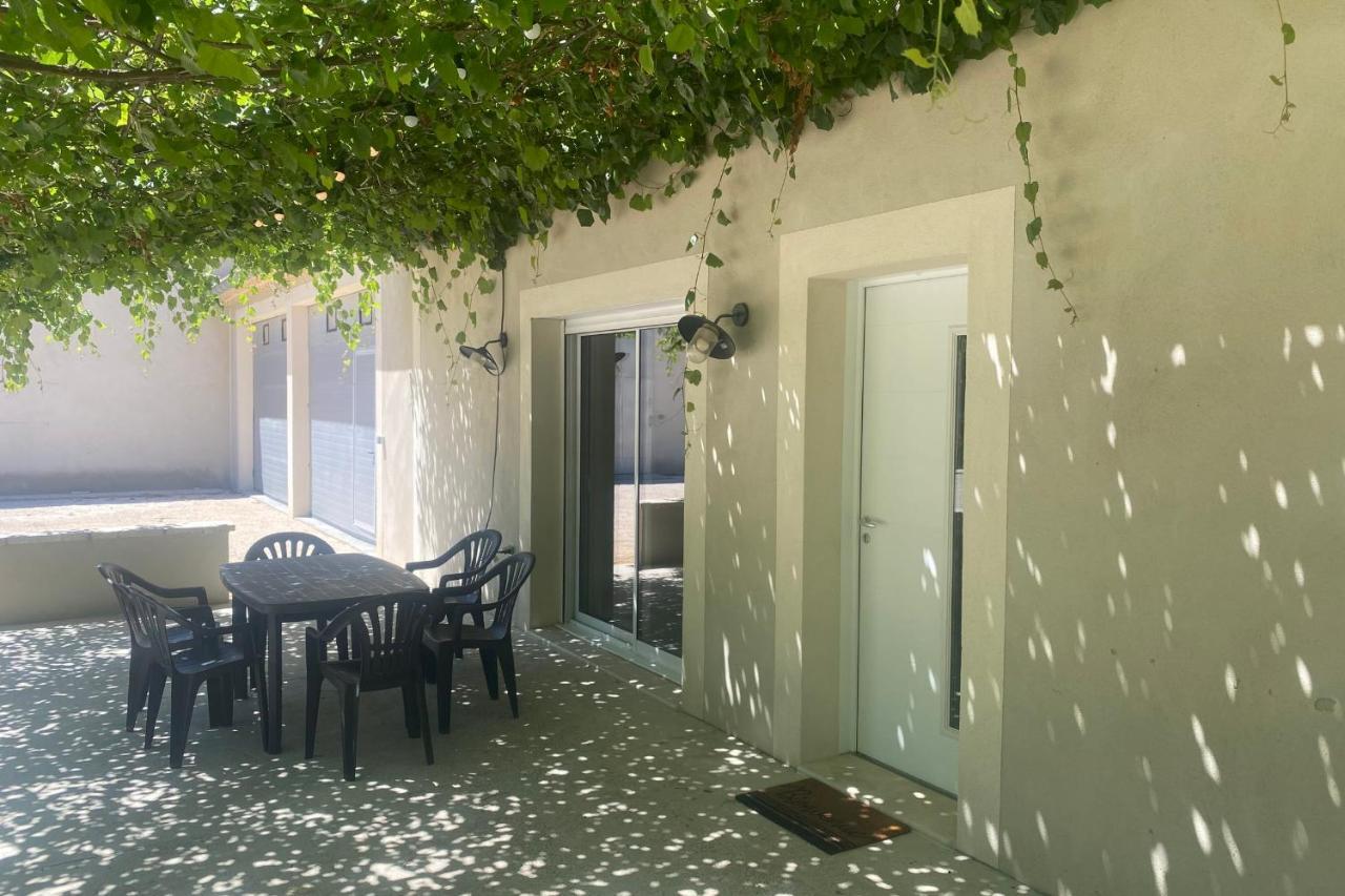 Villa Le Ribbou LʼIsle-sur-la-Sorgue Exterior foto